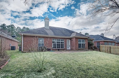 Charming home. Great location! 3 bedroom 2.5 bath home with on Castlewoods Golf Club in Mississippi - for sale on GolfHomes.com, golf home, golf lot