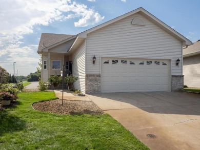 Immaculate detached townhome in the sought-after Fairway on The Ponds Golf Club in Minnesota - for sale on GolfHomes.com, golf home, golf lot