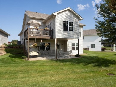 Immaculate detached townhome in the sought-after Fairway on The Ponds Golf Club in Minnesota - for sale on GolfHomes.com, golf home, golf lot