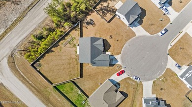 **Beautiful Home in Bluewater Rise** Recently built & situated on Carolina Colours Golf Club in North Carolina - for sale on GolfHomes.com, golf home, golf lot