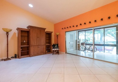 Great ''All Ages'' 2 bed 2 bath villa with 1440 sqft under air on Delray Beach Golf Club in Florida - for sale on GolfHomes.com, golf home, golf lot