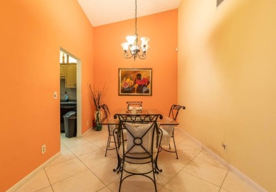 Great ''All Ages'' 2 bed 2 bath villa with 1440 sqft under air on Delray Beach Golf Club in Florida - for sale on GolfHomes.com, golf home, golf lot