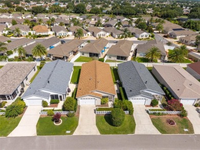 Between the sixes! This lovely TURN KEY (completely furnished) 2 on The Links of Spruce Creek in Florida - for sale on GolfHomes.com, golf home, golf lot