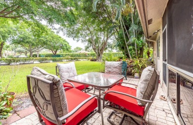 Great ''All Ages'' 2 bed 2 bath villa with 1440 sqft under air on Delray Beach Golf Club in Florida - for sale on GolfHomes.com, golf home, golf lot