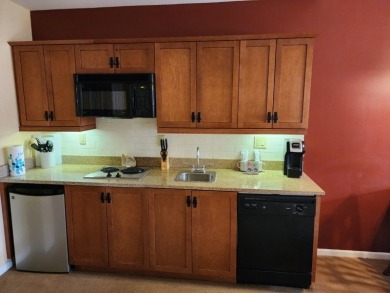 Fabulous!! There's no other way to describe this Top Floor 1 BR on Great Gorge Country Club in New Jersey - for sale on GolfHomes.com, golf home, golf lot