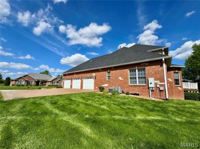 Gorgeous, Meticulously Maintained One-Owner Home on a on Far Oaks Golf Club in Illinois - for sale on GolfHomes.com, golf home, golf lot
