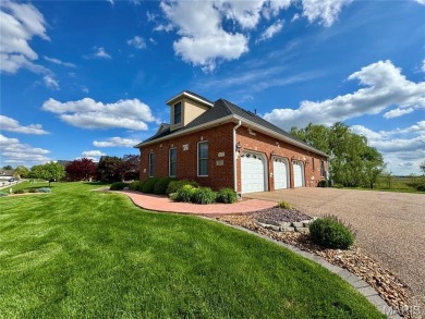 Gorgeous, Meticulously Maintained One-Owner Home on a on Far Oaks Golf Club in Illinois - for sale on GolfHomes.com, golf home, golf lot