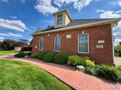 Gorgeous, Meticulously Maintained One-Owner Home on a on Far Oaks Golf Club in Illinois - for sale on GolfHomes.com, golf home, golf lot