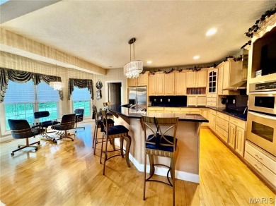 Gorgeous, Meticulously Maintained One-Owner Home on a on Far Oaks Golf Club in Illinois - for sale on GolfHomes.com, golf home, golf lot