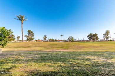 Great retirement home in Sun City! Well maintained Gemini home on Sun City Lakes West and East in Arizona - for sale on GolfHomes.com, golf home, golf lot