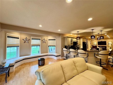 Gorgeous, Meticulously Maintained One-Owner Home on a on Far Oaks Golf Club in Illinois - for sale on GolfHomes.com, golf home, golf lot