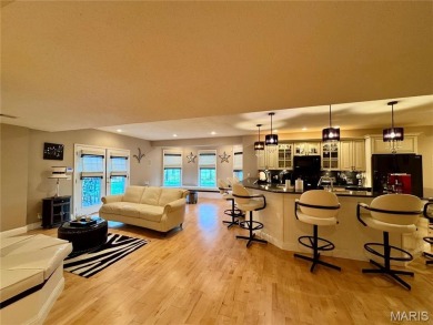 Gorgeous, Meticulously Maintained One-Owner Home on a on Far Oaks Golf Club in Illinois - for sale on GolfHomes.com, golf home, golf lot