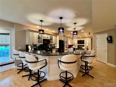 Gorgeous, Meticulously Maintained One-Owner Home on a on Far Oaks Golf Club in Illinois - for sale on GolfHomes.com, golf home, golf lot
