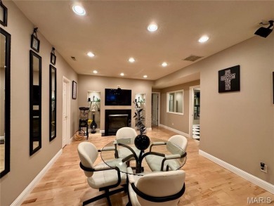 Gorgeous, Meticulously Maintained One-Owner Home on a on Far Oaks Golf Club in Illinois - for sale on GolfHomes.com, golf home, golf lot