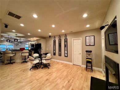 Gorgeous, Meticulously Maintained One-Owner Home on a on Far Oaks Golf Club in Illinois - for sale on GolfHomes.com, golf home, golf lot