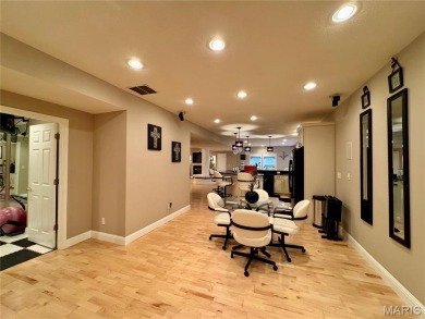 Gorgeous, Meticulously Maintained One-Owner Home on a on Far Oaks Golf Club in Illinois - for sale on GolfHomes.com, golf home, golf lot