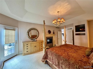 Gorgeous, Meticulously Maintained One-Owner Home on a on Far Oaks Golf Club in Illinois - for sale on GolfHomes.com, golf home, golf lot