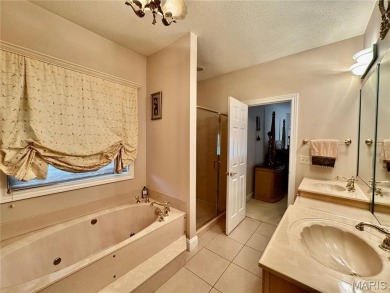Gorgeous, Meticulously Maintained One-Owner Home on a on Far Oaks Golf Club in Illinois - for sale on GolfHomes.com, golf home, golf lot