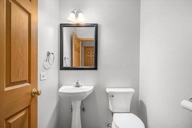 Absolutely lovely townhome in Swanbrooke of Prestbury invites on Bliss Creek Golf Club in Illinois - for sale on GolfHomes.com, golf home, golf lot