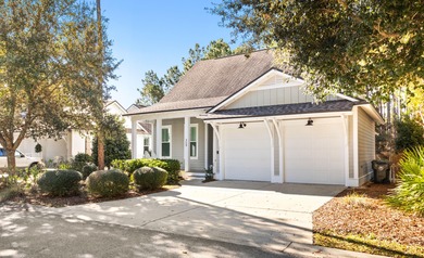 Beautifully maintained 4BR / 3.5BA singlefamily home in the on Origins Golf Club in Florida - for sale on GolfHomes.com, golf home, golf lot
