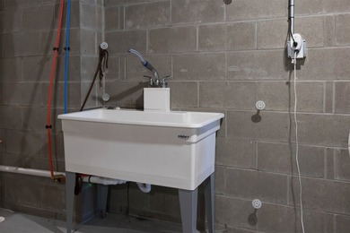 Welcome to this four bedroom/2 bath ranch home, perfectly on Harbor Ridge Golf Course in Pennsylvania - for sale on GolfHomes.com, golf home, golf lot