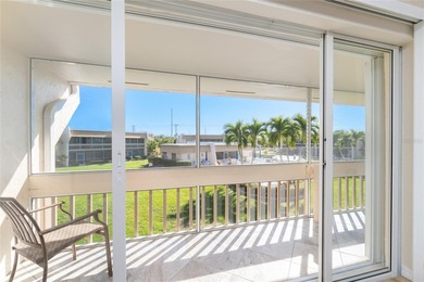 Under contract-accepting backup offers. Light, bright, and on Saint Andrews South Golf Club in Florida - for sale on GolfHomes.com, golf home, golf lot