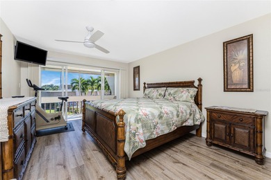 Under contract-accepting backup offers. Light, bright, and on Saint Andrews South Golf Club in Florida - for sale on GolfHomes.com, golf home, golf lot