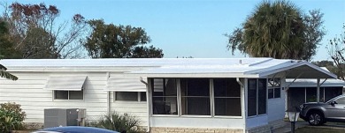 55+ gated golf course community.  (PRICE REDUCED) Newly updated on Zellwood Station Country Club in Florida - for sale on GolfHomes.com, golf home, golf lot