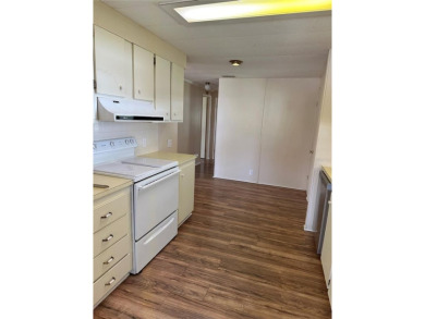 55+ gated golf course community.  (PRICE REDUCED) Newly updated on Zellwood Station Country Club in Florida - for sale on GolfHomes.com, golf home, golf lot
