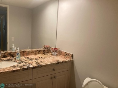 Great opportunity for you to own this spacious condominium, with on Oaks Country Club in Florida - for sale on GolfHomes.com, golf home, golf lot