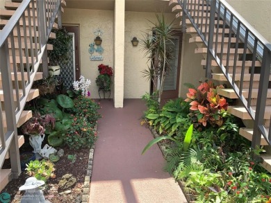 BACK ON THE MARKET!!
MOTIVATED SELLER! PRICE DROP! DON'T MISS on Oriole Golf and Tennis Club in Florida - for sale on GolfHomes.com, golf home, golf lot