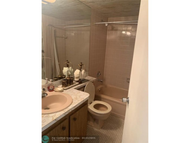 BACK ON THE MARKET!!
MOTIVATED SELLER! PRICE DROP! DON'T MISS on Oriole Golf and Tennis Club in Florida - for sale on GolfHomes.com, golf home, golf lot