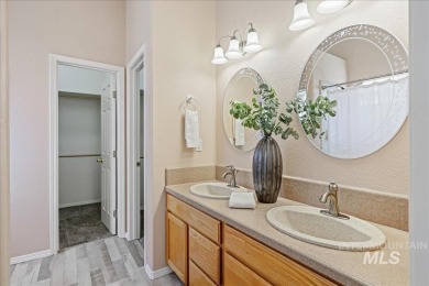 Beautifully maintained single-level home on a desirable corner on Lakeview Golf Club in Idaho - for sale on GolfHomes.com, golf home, golf lot