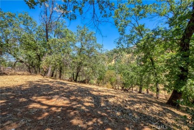 Say hello to this charming 2 bedroom stick-built home in the on Hidden Valley Lake Golf and Country Club in California - for sale on GolfHomes.com, golf home, golf lot