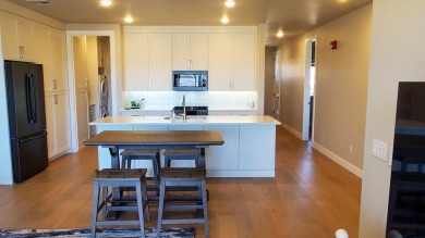 Top-Floor Sienna Park Condo with Stunning Golf Course Views on Sunbrook Golf Course in Utah - for sale on GolfHomes.com, golf home, golf lot