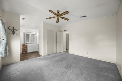 Rare opportunity in Zellwood Station! This 2-bedroom 1990 home on Zellwood Station Country Club in Florida - for sale on GolfHomes.com, golf home, golf lot