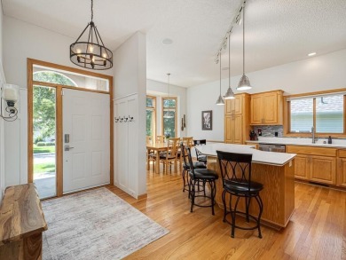 Beautifully Updated Detached Townhome on the Wilds 12th hole on The Wilds Golf Club in Minnesota - for sale on GolfHomes.com, golf home, golf lot