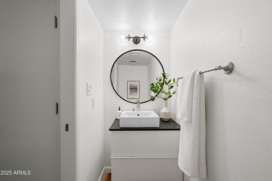 Beautiful 3 bedroom, 2.5 bathroom tri-level townhome in the on Dobson Ranch Municipal Golf Course in Arizona - for sale on GolfHomes.com, golf home, golf lot