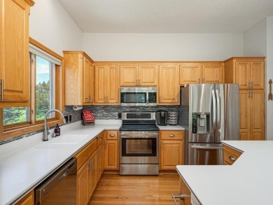Beautifully Updated Detached Townhome on the Wilds 12th hole on The Wilds Golf Club in Minnesota - for sale on GolfHomes.com, golf home, golf lot