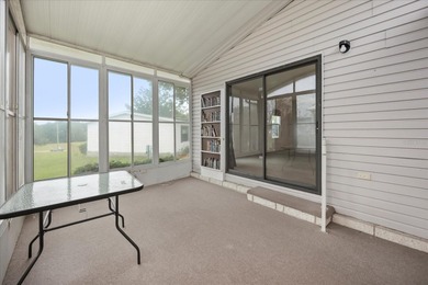 Rare opportunity in Zellwood Station! This 2-bedroom 1990 home on Zellwood Station Country Club in Florida - for sale on GolfHomes.com, golf home, golf lot