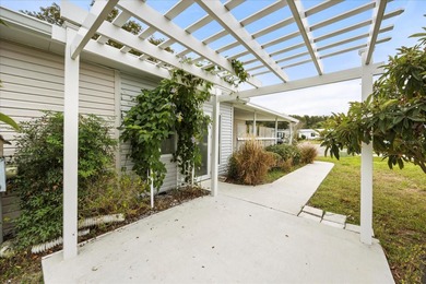 Rare opportunity in Zellwood Station! This 2-bedroom 1990 home on Zellwood Station Country Club in Florida - for sale on GolfHomes.com, golf home, golf lot