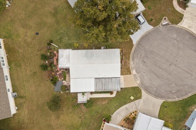 Rare opportunity in Zellwood Station! This 2-bedroom 1990 home on Zellwood Station Country Club in Florida - for sale on GolfHomes.com, golf home, golf lot