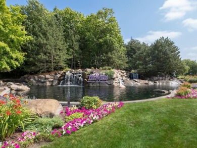 Beautifully Updated Detached Townhome on the Wilds 12th hole on The Wilds Golf Club in Minnesota - for sale on GolfHomes.com, golf home, golf lot