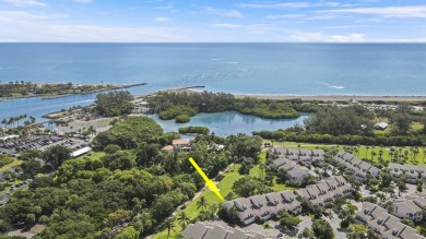 WOW! HIGHLY SOUGHT AFTER & rarely avail PET FRIENDLY END UNIT on on Jupiter Dunes Golf Course in Florida - for sale on GolfHomes.com, golf home, golf lot