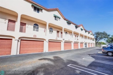 EAST SIDE POMPANO BEACH large townhouse/Fee Simple;3bed/3.5 on Pompano Beach Golf Course  in Florida - for sale on GolfHomes.com, golf home, golf lot