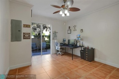EAST SIDE POMPANO BEACH large townhouse/Fee Simple;3bed/3.5 on Pompano Beach Golf Course  in Florida - for sale on GolfHomes.com, golf home, golf lot