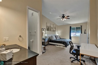 EAST SIDE POMPANO BEACH large townhouse/Fee Simple;3bed/3.5 on Pompano Beach Golf Course  in Florida - for sale on GolfHomes.com, golf home, golf lot