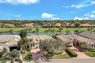 Lovely 3 bedroom, 2 bath single-family home ideally located on a on Hunters Ridge Country Club in Florida - for sale on GolfHomes.com, golf home, golf lot