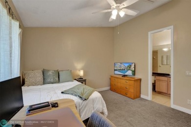 EAST SIDE POMPANO BEACH large townhouse/Fee Simple;3bed/3.5 on Pompano Beach Golf Course  in Florida - for sale on GolfHomes.com, golf home, golf lot