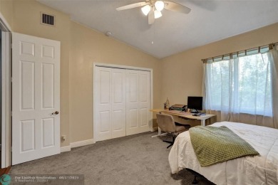 EAST SIDE POMPANO BEACH large townhouse/Fee Simple;3bed/3.5 on Pompano Beach Golf Course  in Florida - for sale on GolfHomes.com, golf home, golf lot